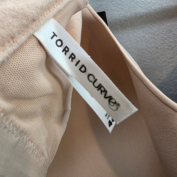 Torrid Curve 46G Wire Free Lightly Lined Everyday Micro 360 Back Smoothing Bra - Picture 9 of 12